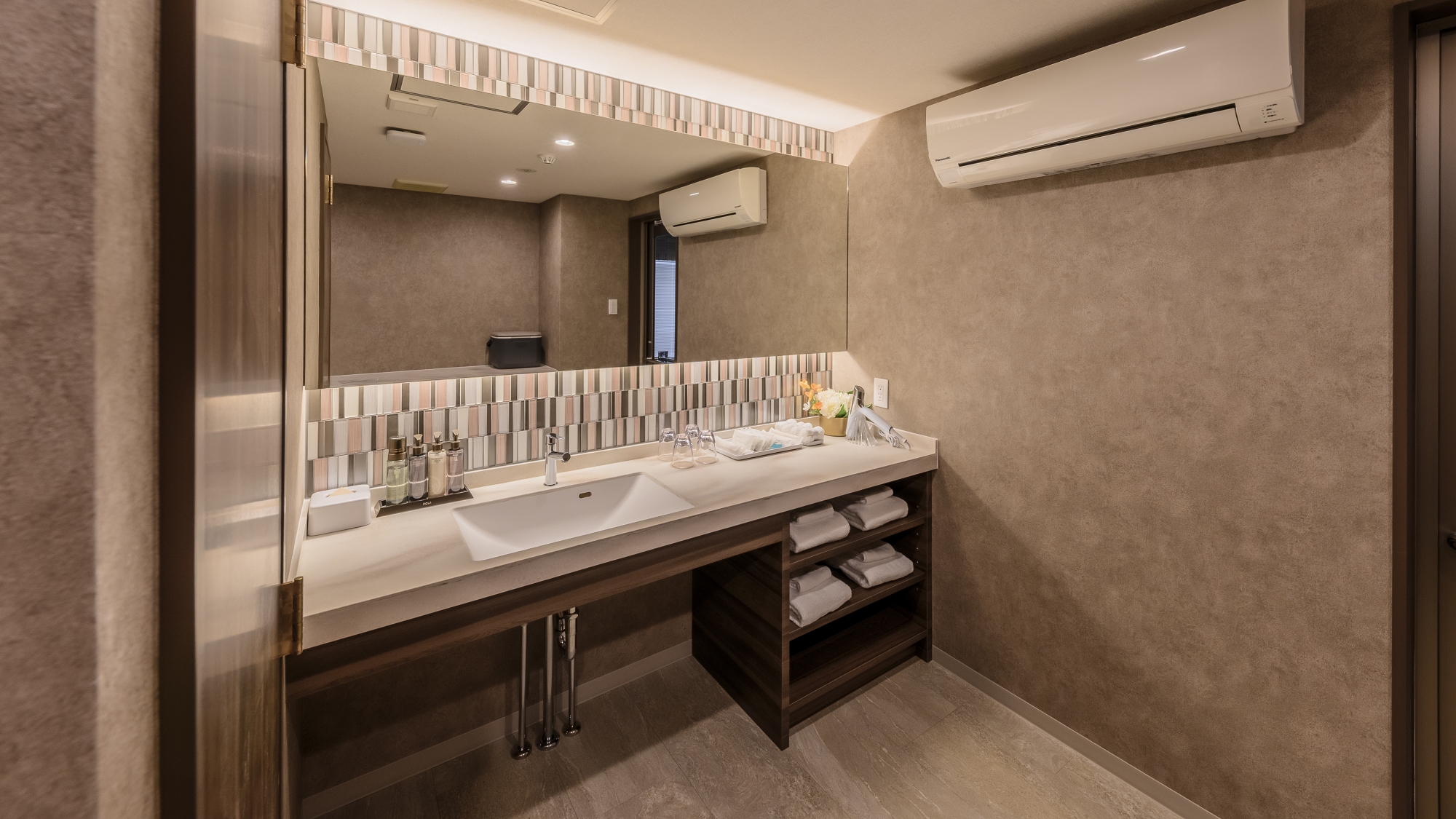 サウナ室「穏」の脱衣所の様子