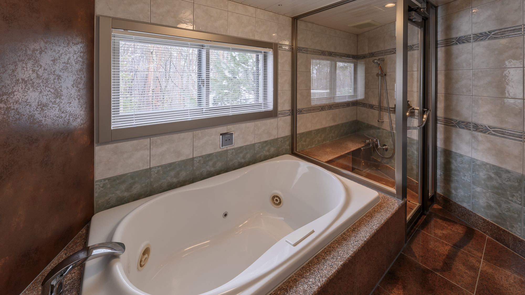 【スーペリア】ツイン 温泉付き／1-2名様　お部屋で温泉がいつでも楽しめます