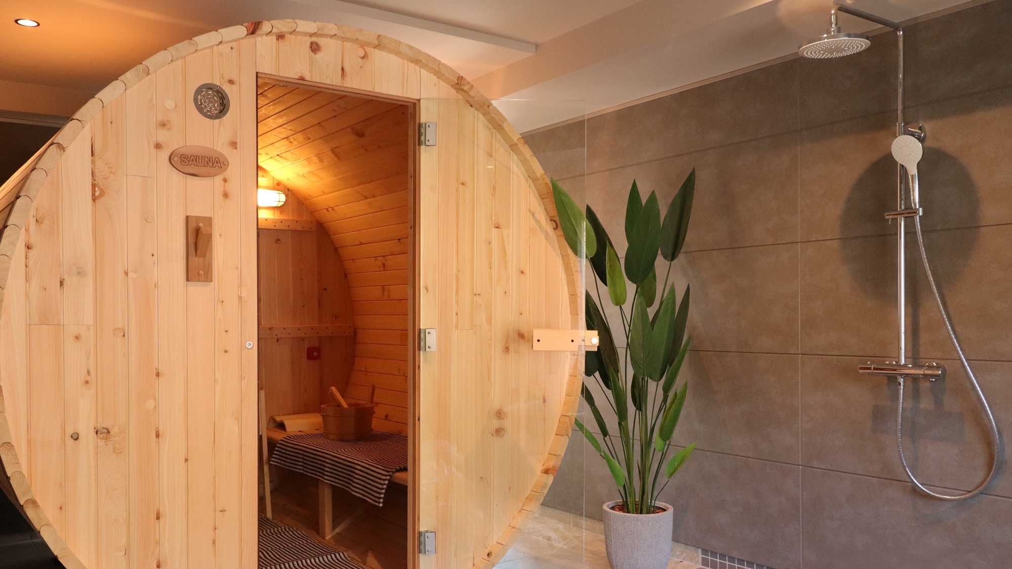 自分だけのサウナタイムを　3階に2室サウナ室を設置しております