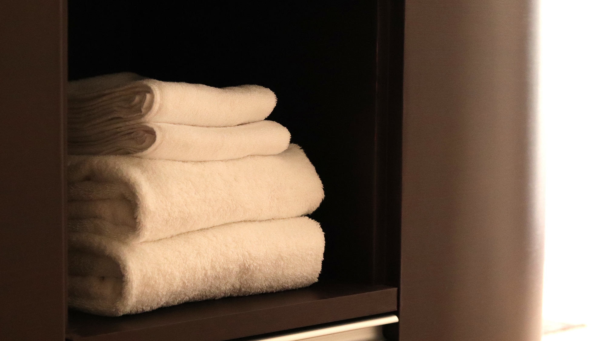 【デラックス】ツイン 温泉付き／1-2名様　洗面付近の様子