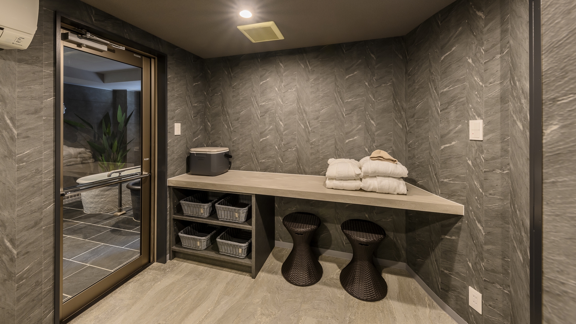 サウナ室「凛」の脱衣所の様子