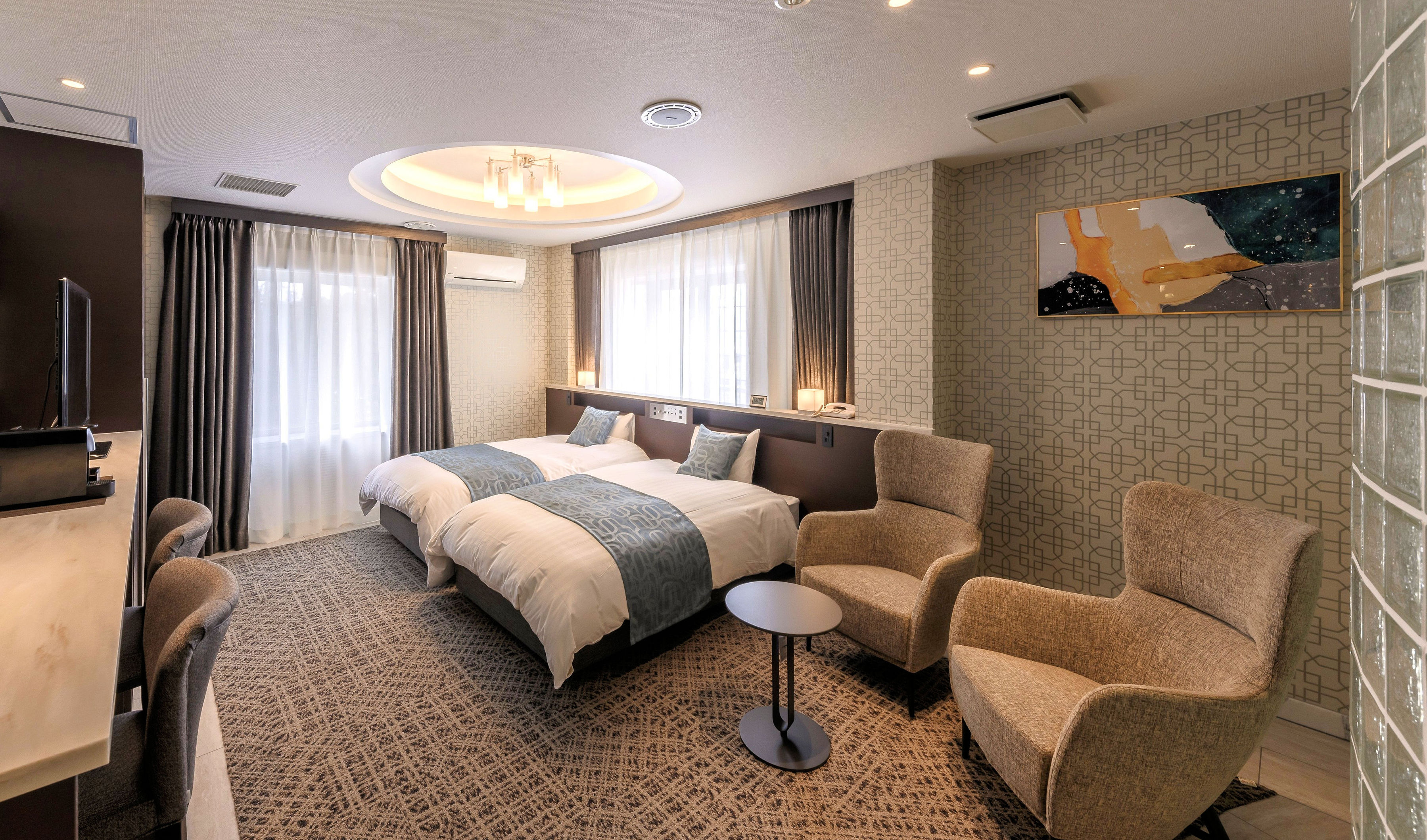 【デラックス】ツイン 温泉付き／1-2名様　ゆったりお寛ぎいただける広めのお部屋です