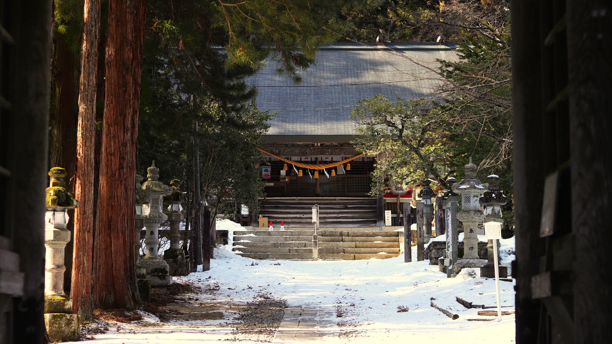 有明山神社　当館からお車で約7分