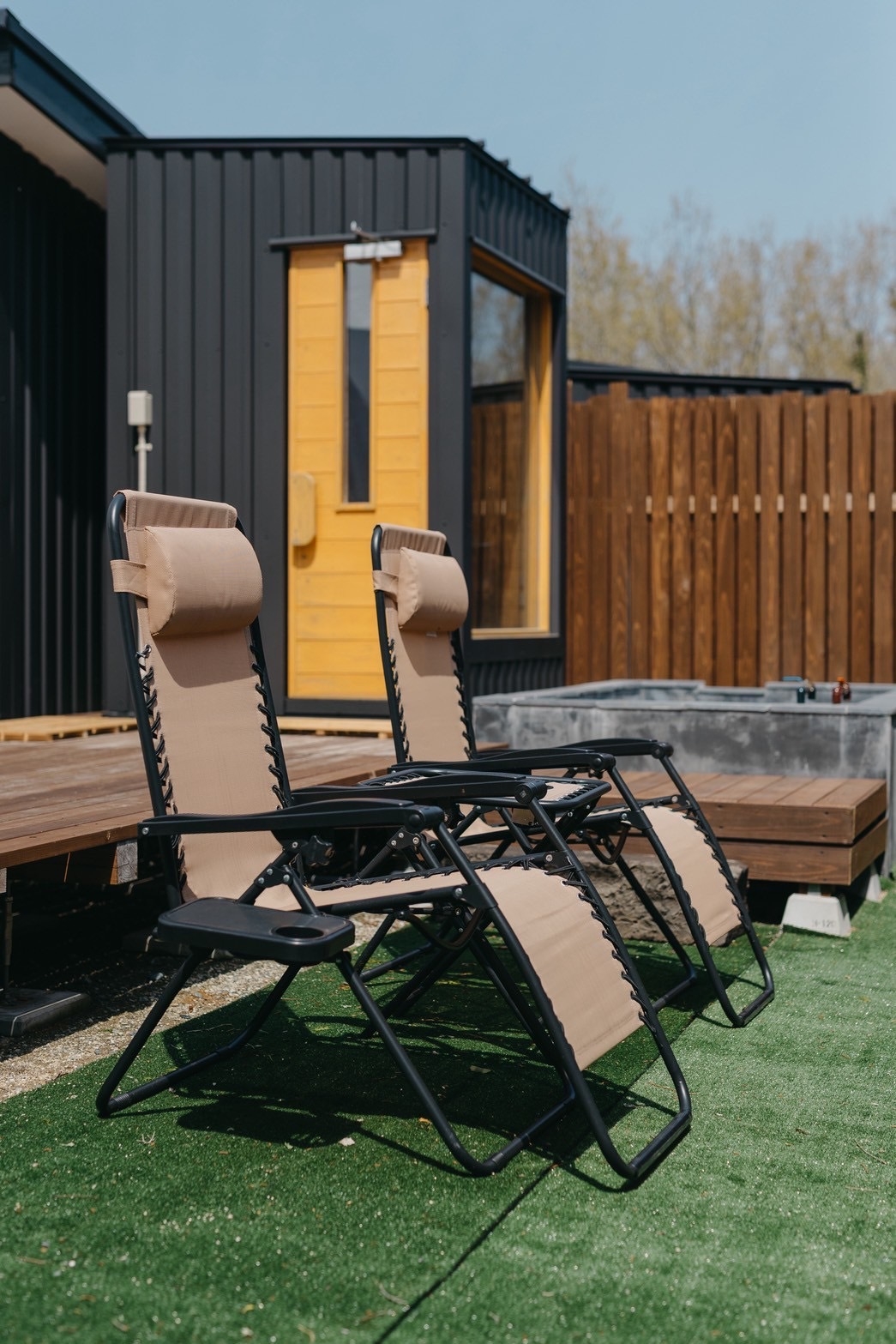 夕朝食＆ととのう体験、サウナ×露天風呂×BBQ付｜カップル＆家族に◎グランピングドームテント泊