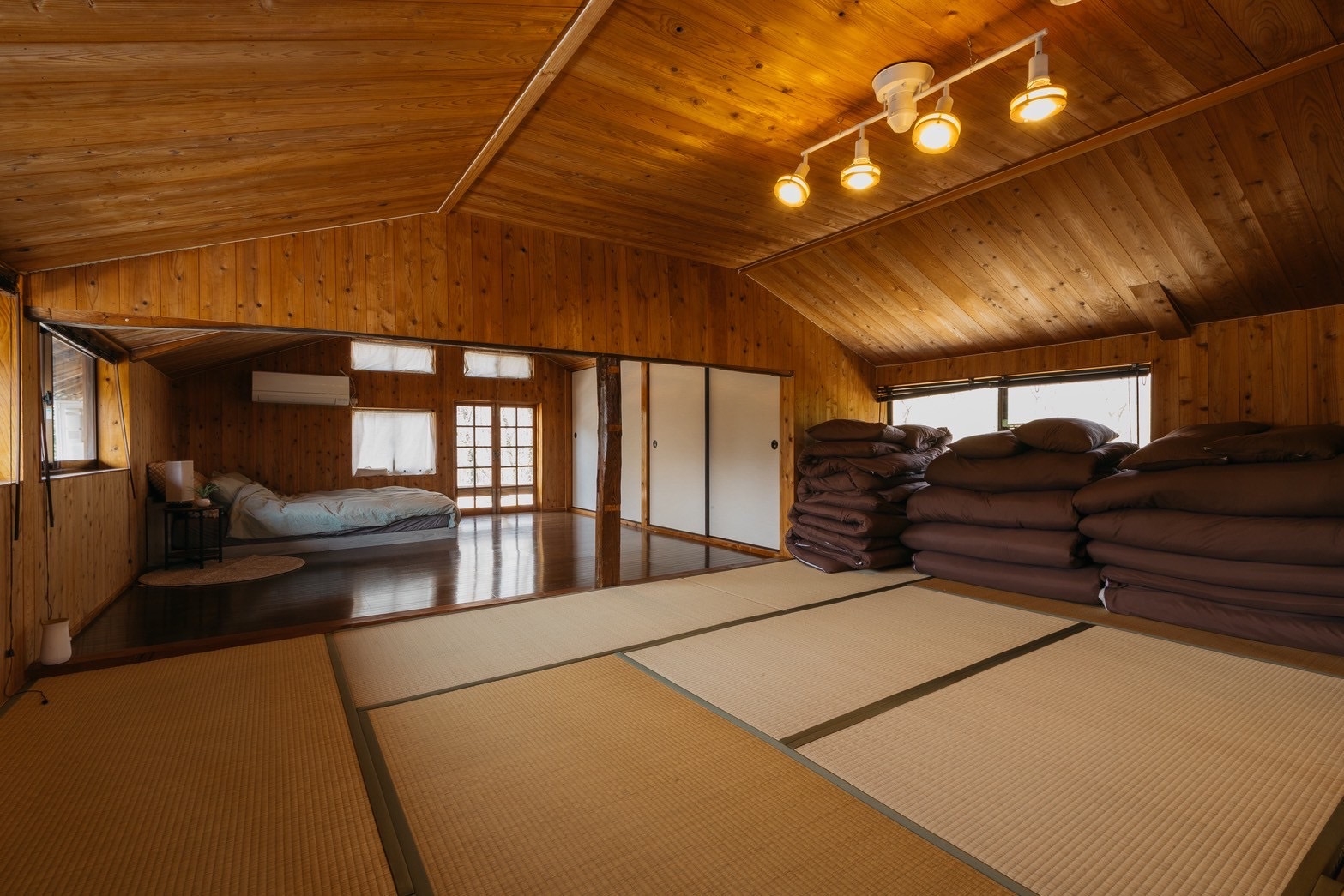 「１泊２食付き」大人数用コテージ｜プライベートサウナ、露天風呂