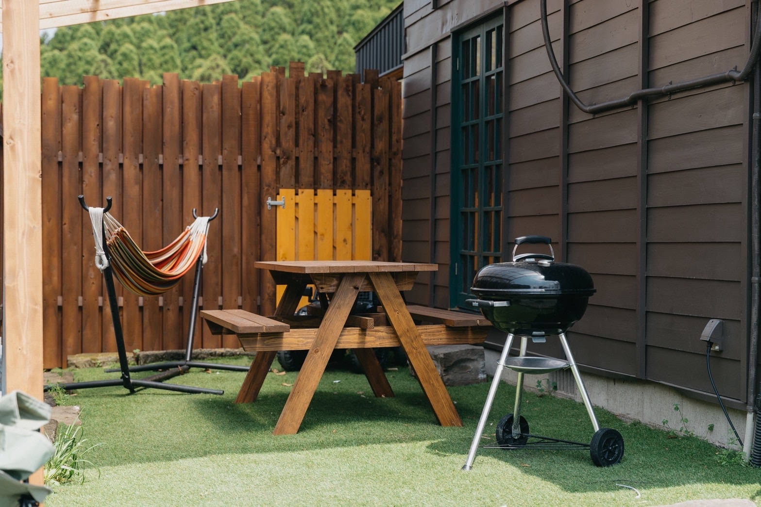 「１泊２食付き」大人数用コテージ｜プライベートサウナ、露天風呂