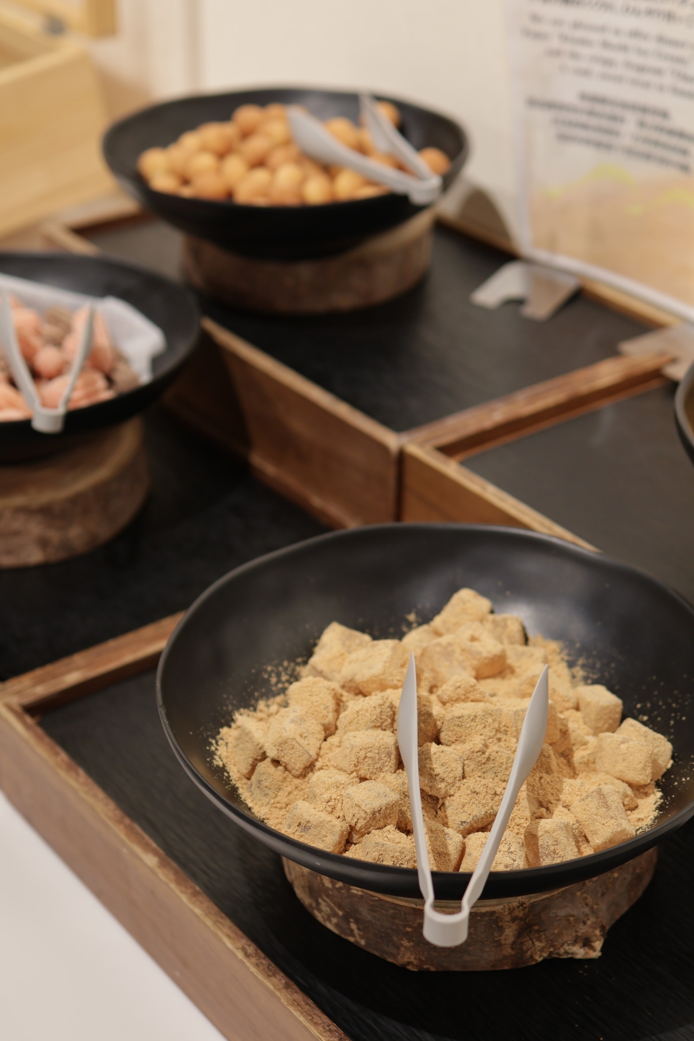 【本栖湖まで徒歩約3分♪】富士山麓のホテルでチル＆ステイ☆朝食無し・夕食バイキングのみ☆