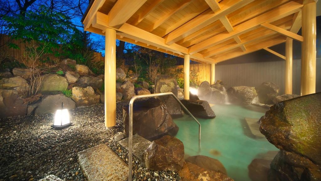 【本栖湖まで徒歩約3分♪】富士山麓のホテルでチル＆ステイ☆朝夕人気ビュッフェ - 2食付 -