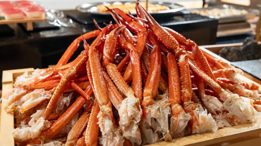 バイキング提供、カニ食べ放題
