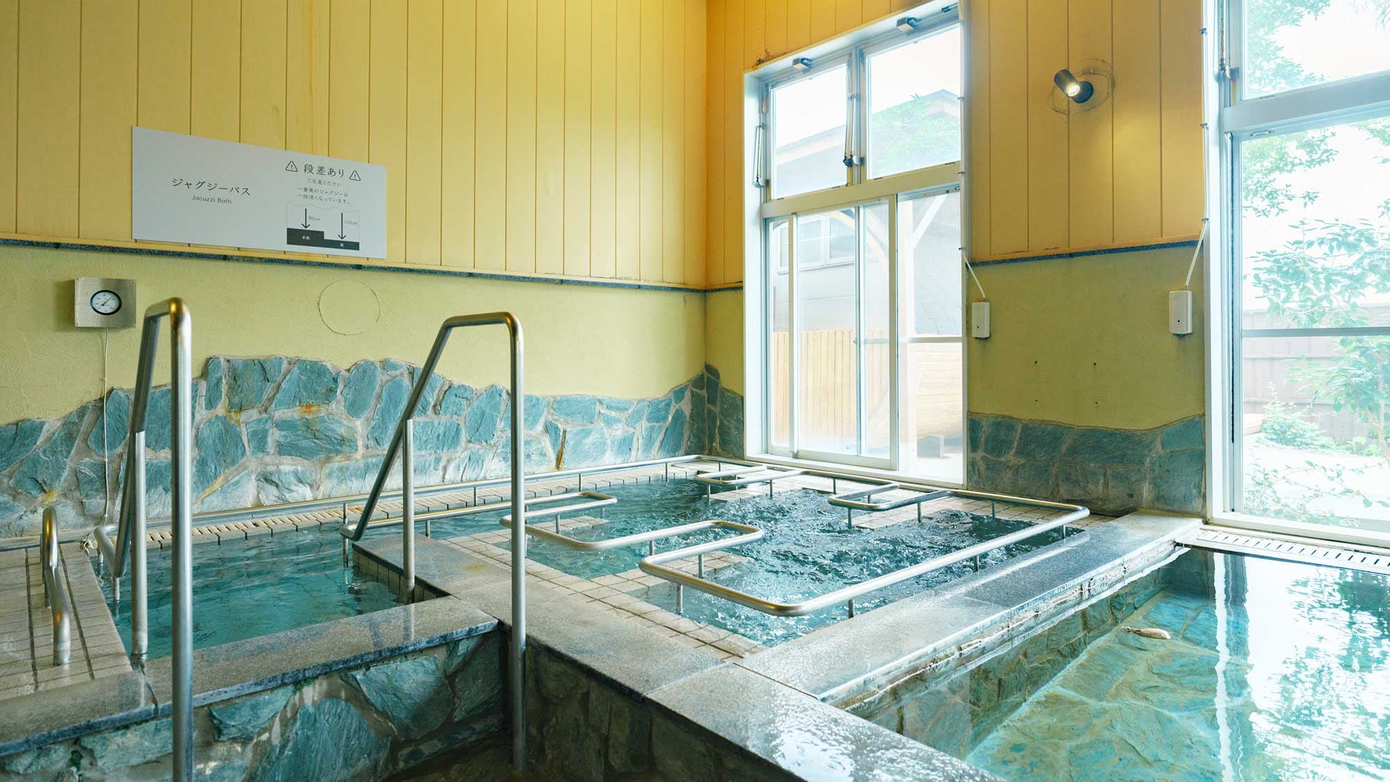 【最高の湯／大浴場】◇ジャグジーバス◇心身の緊張がほぐれリラックス効果の高い湯船でのんびりと。