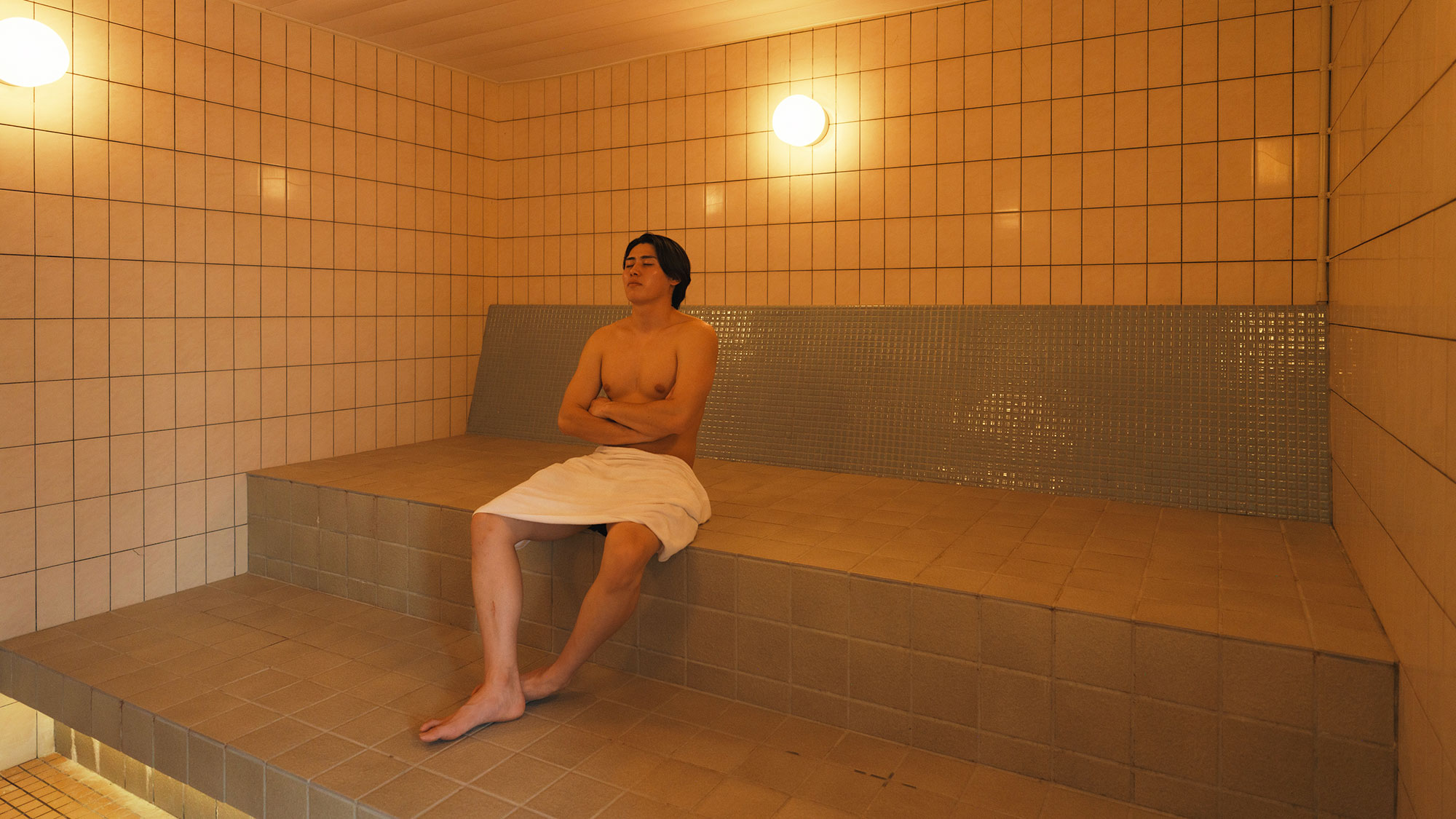 【最高の湯／ミストサウナ】収容人数11人と広々。息苦しさを感じにくく、サウナ初心者の方にもおすすめ♪