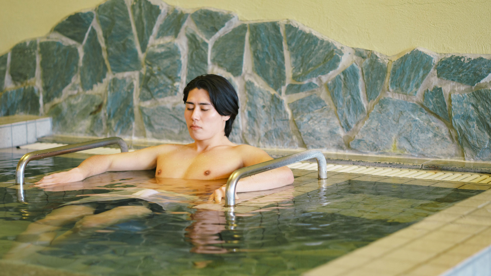 【最高の湯／水風呂】アトラクション風呂中央に新登場！温泉成分そのままに水風呂をお楽しみいただけます。