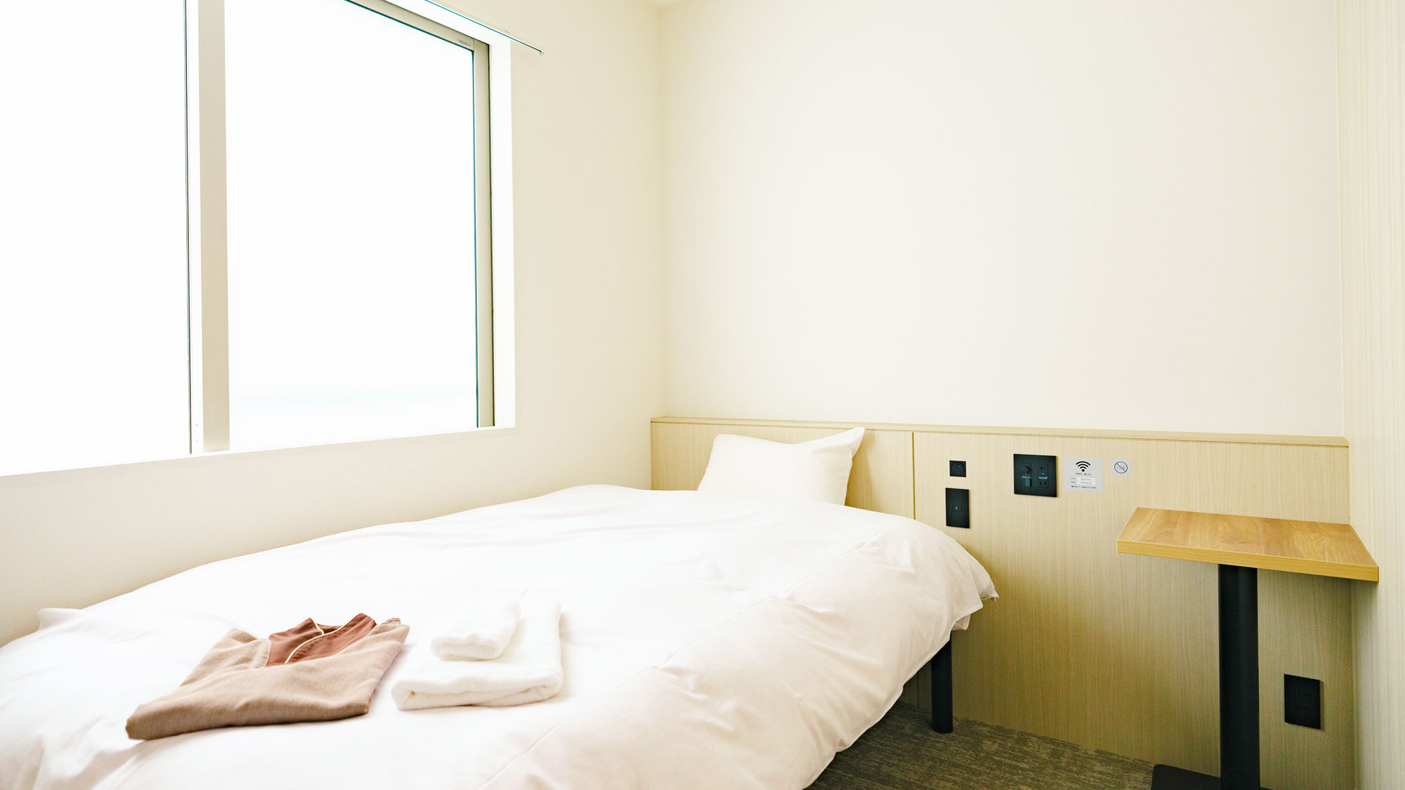 【女性専用キャビン】大きな窓がある明るいキャビンもございます。女性にも安心の設備がそろっています。