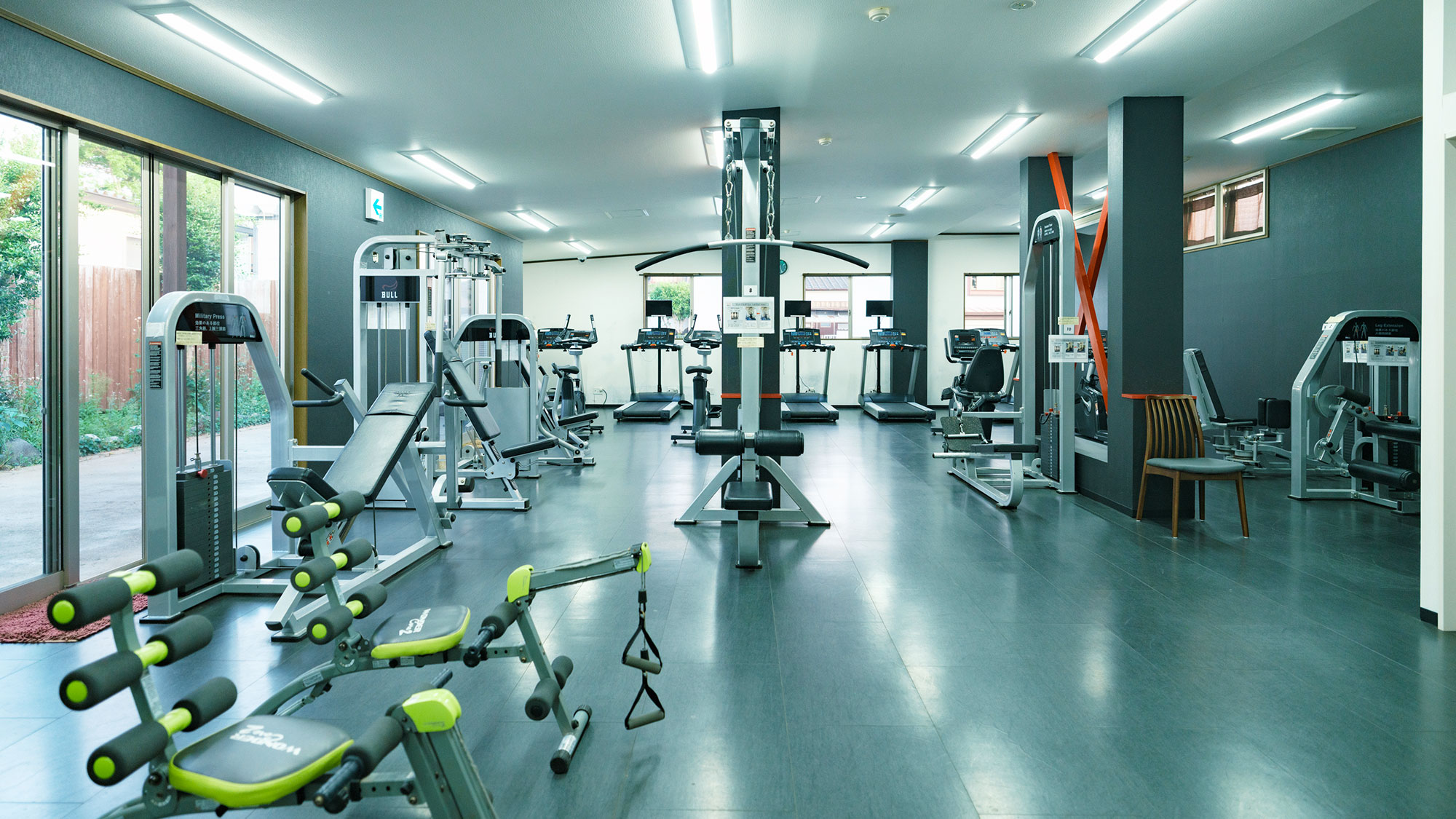 【最高の湯／ベスポジム】ランニングマシンやエクササイズバイクなど10種の設備が充実。