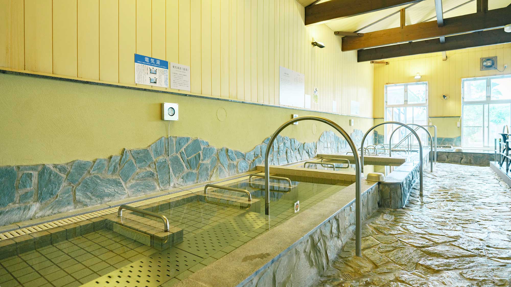 【最高の湯／大浴場】◇電気風呂◇微弱な電流が筋肉を刺激し、血行促進やリラックス効果が期待できます♪