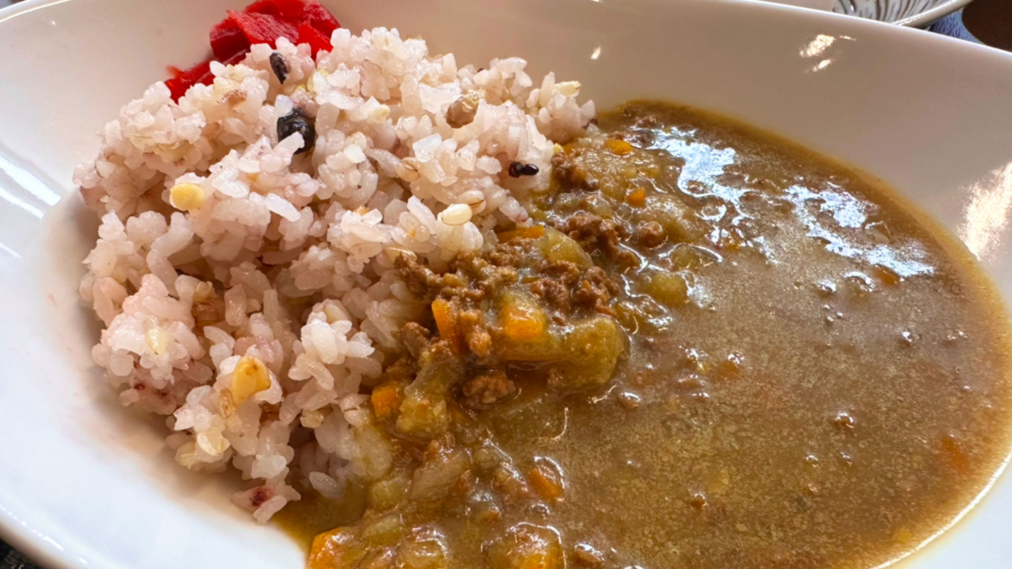 【朝食サービス】消化の良い朝カレー、サラダ、1品料理などお好きな物をどうぞ