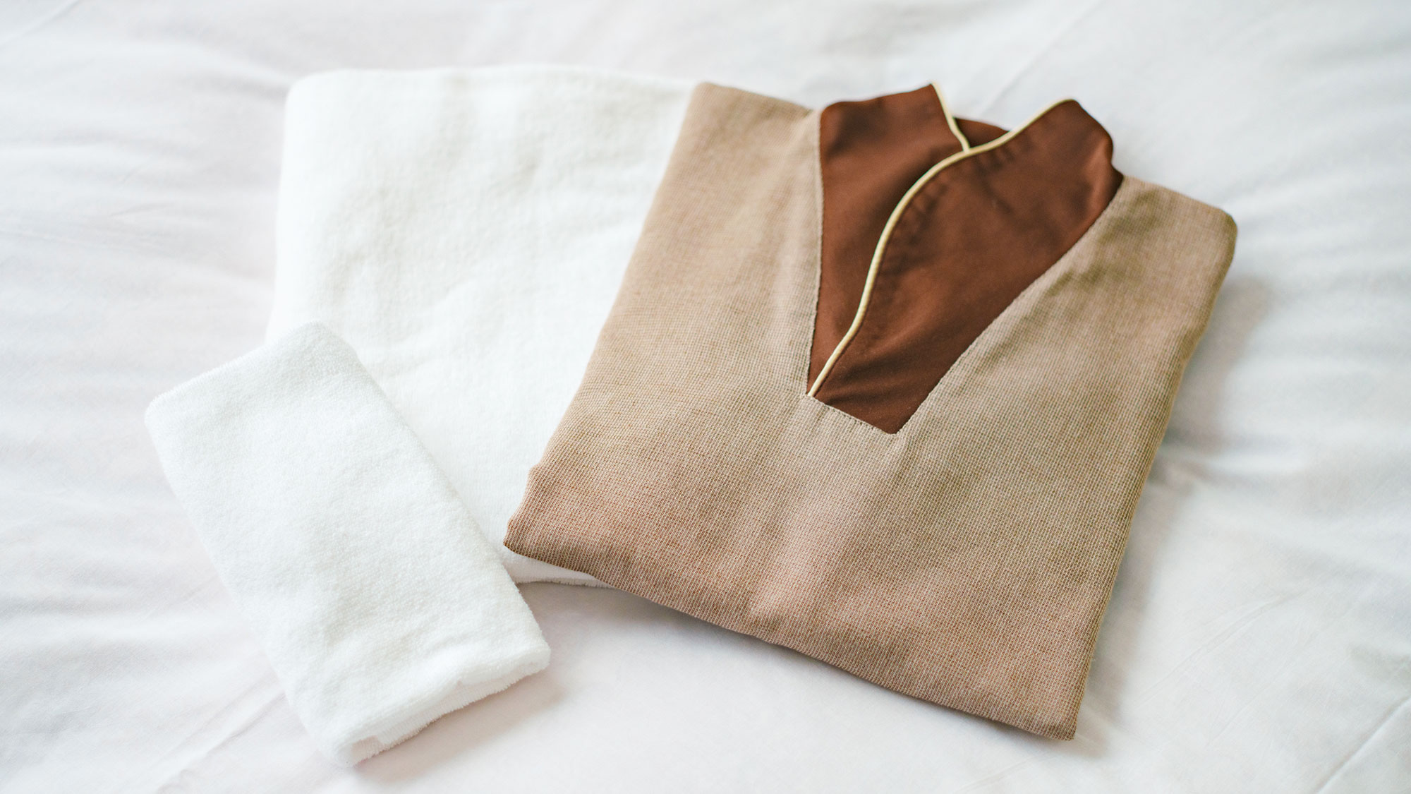 【アメニティ】バスタオル・フェイスタオルと館内着をご用意しております。追加は別料金となります。