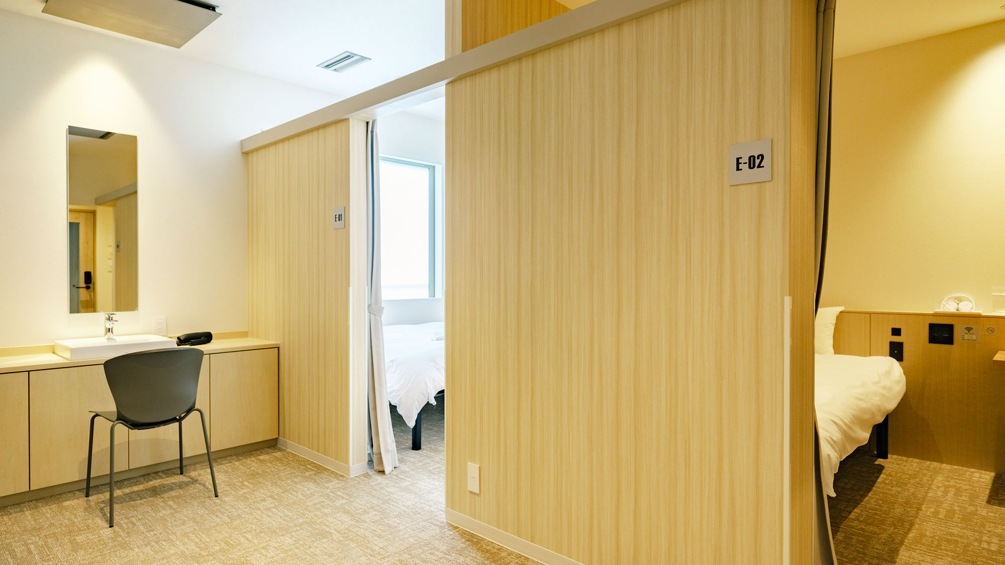 【女性専用キャビン】全4室の女性用キャビンは、エリア入口に鍵があるので安心してお休みいただけます