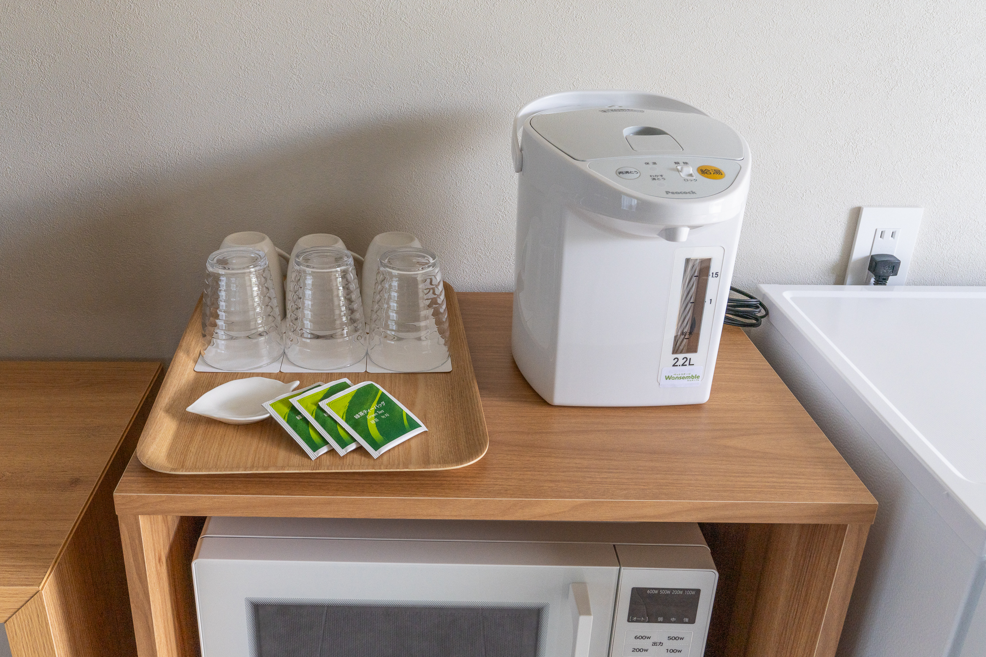 客室備品（電気ポット、グラス・マグカップ）