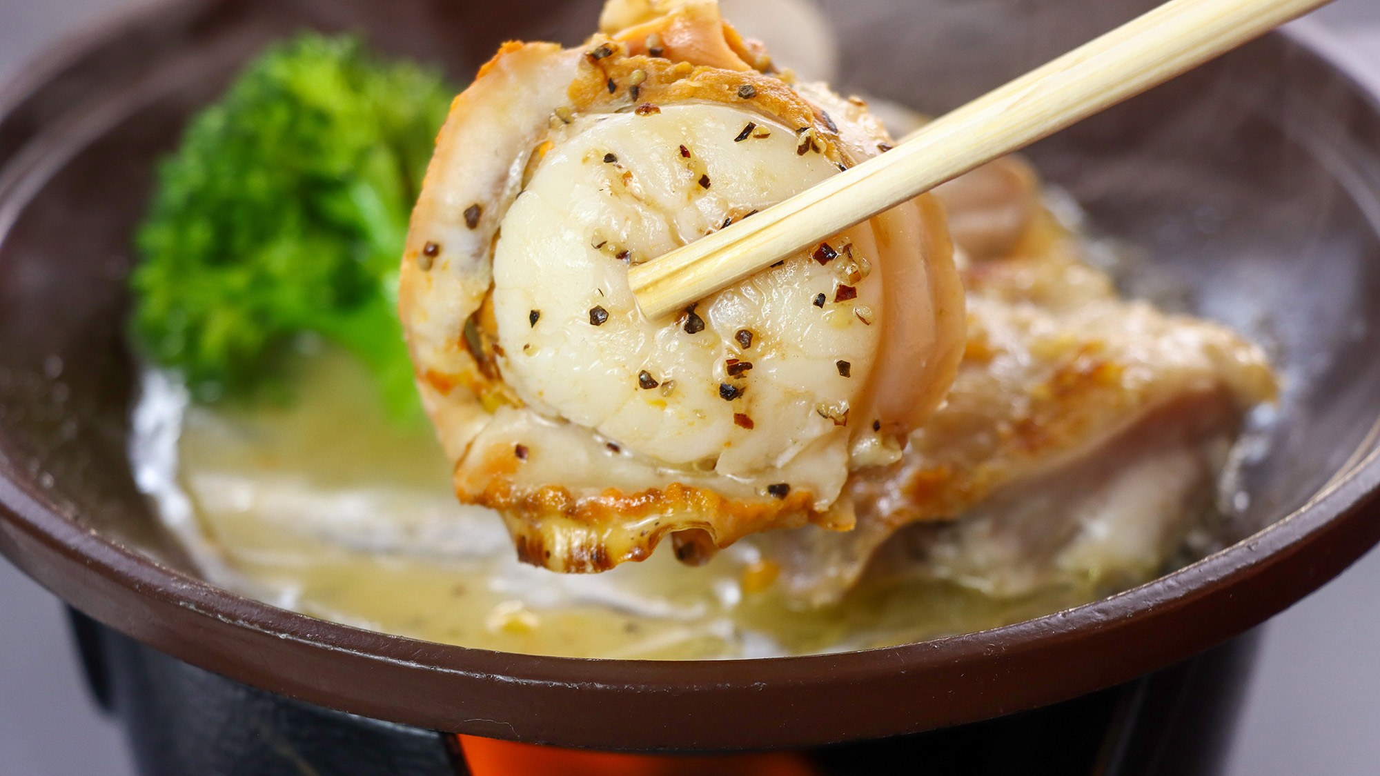 山田湾が育んだ肉厚のホタテ。