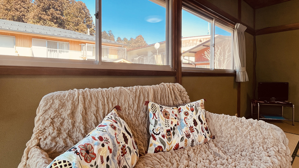 和室6畳×６畳（桜）落ち着いた雰囲気の和室です。登山や観光で疲れた身体をゆっくり休めて下さい。*