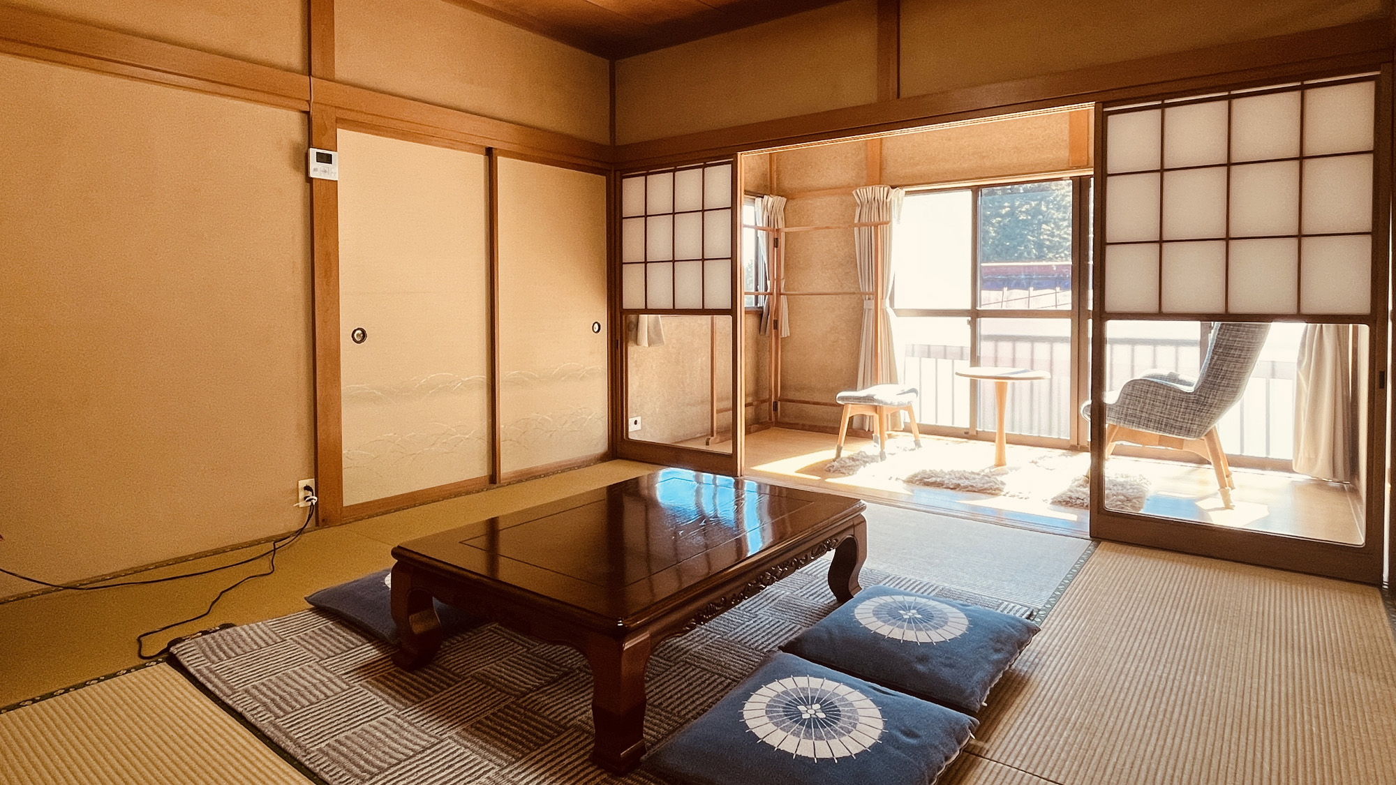 和室8畳&times;８畳（梅）2間続きなのでファミリーやグループにおすすめです。*