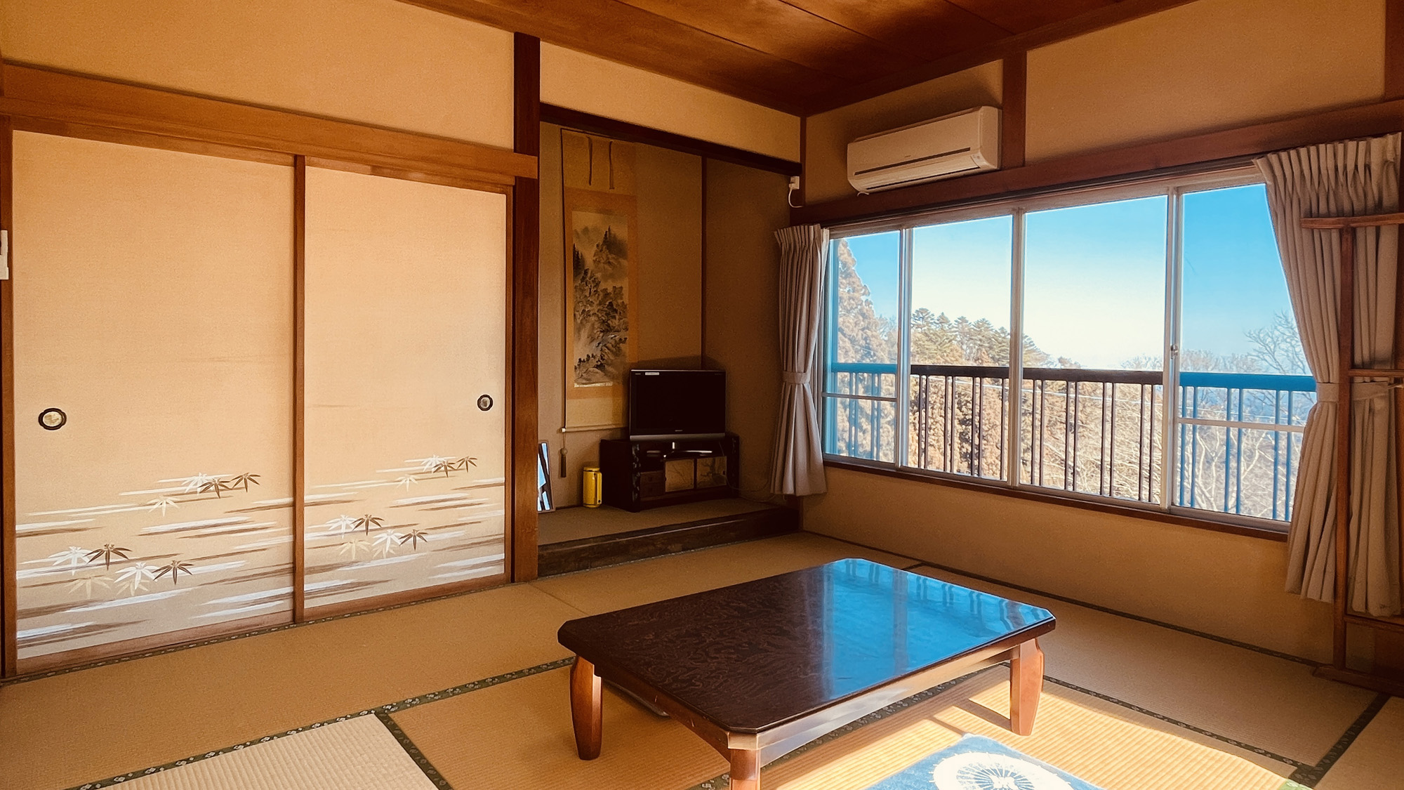 和室８畳（もみじ）天気が良ければ 筑波山が見えます。*