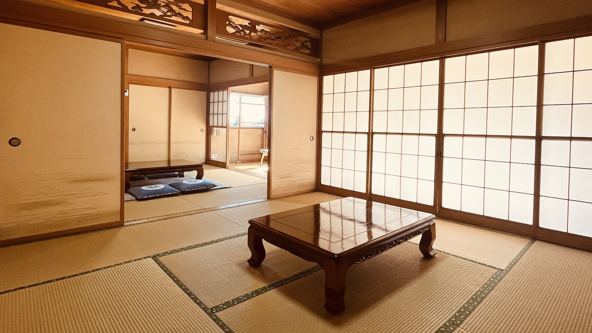 和室8畳&times;８畳（梅）2間続きなのでファミリーやグループにおすすめです。*
