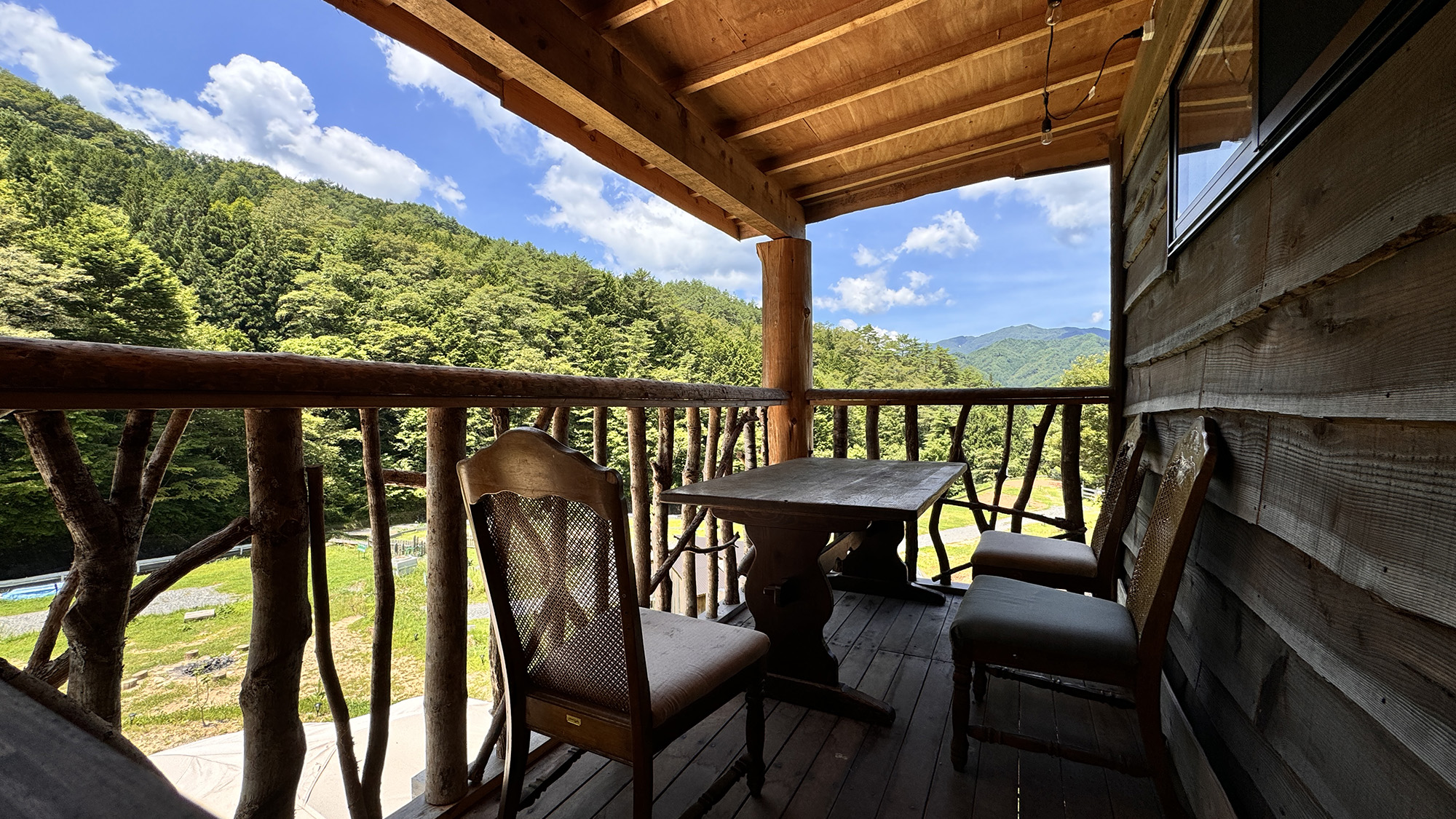 【施設】 センターハウスの テラス