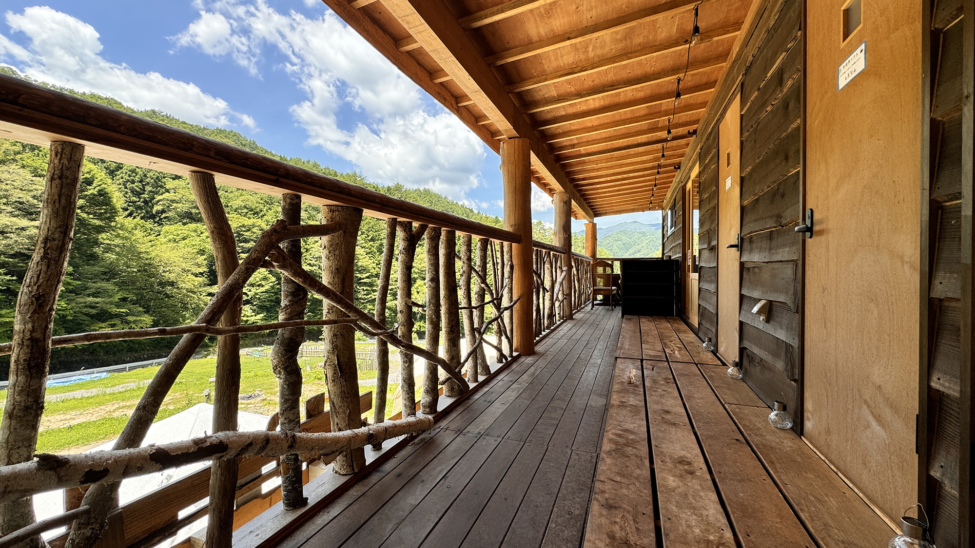 【施設】 センターハウスの テラス