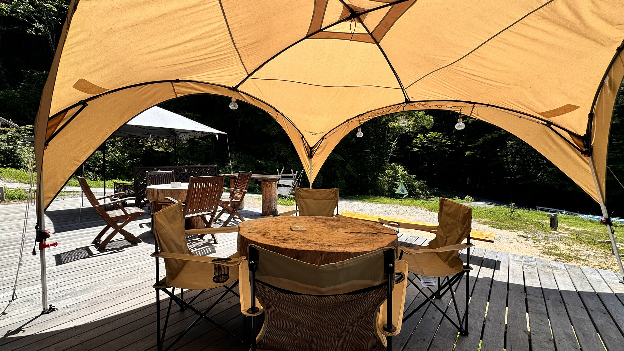 【キャンプエリア】 センターハウス アウトドアスペース