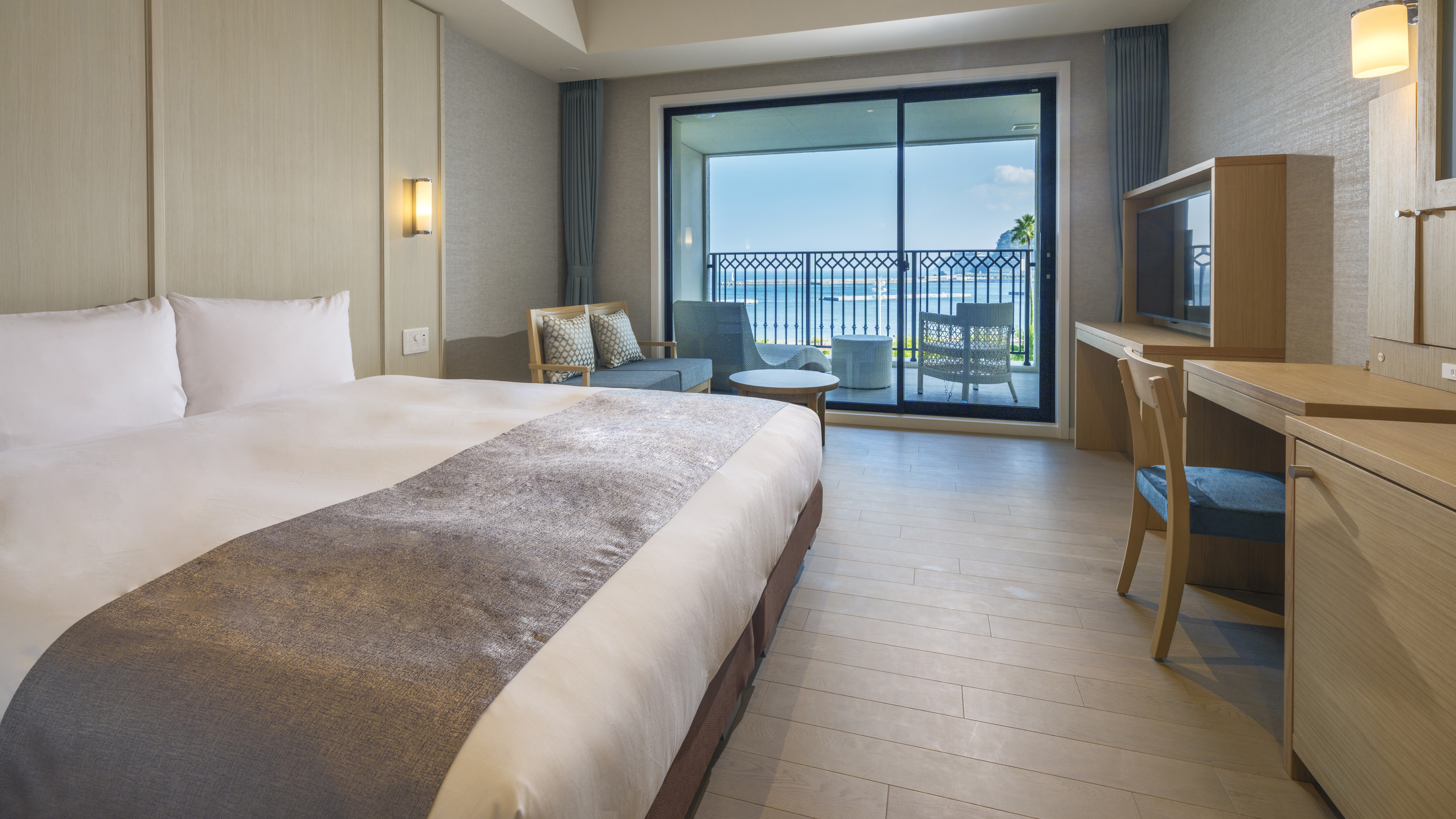 【客室】ダブル（ユニットシャワー）《セントラル》