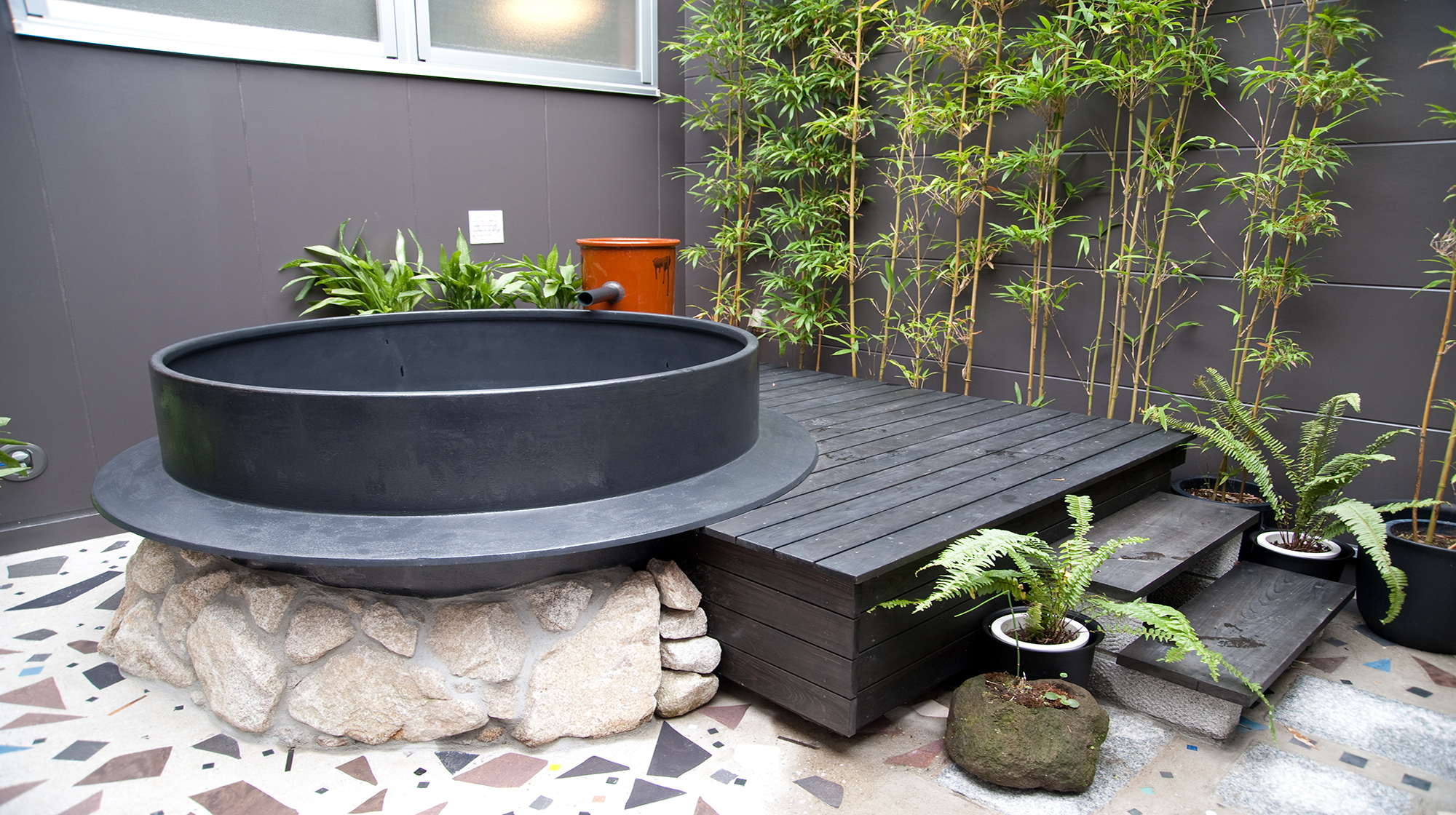 クインテッサホテル渡辺通　露天風呂