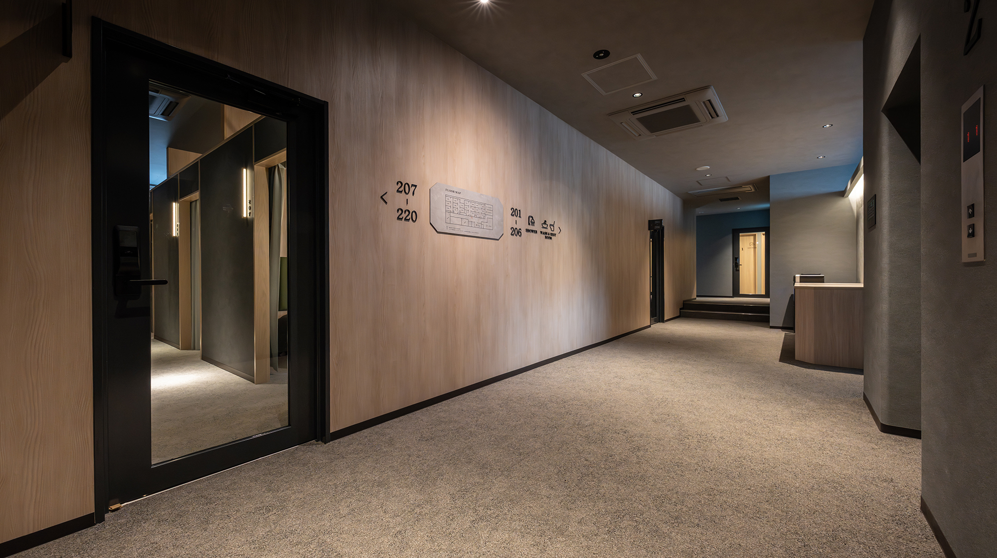 キャビン　廊下