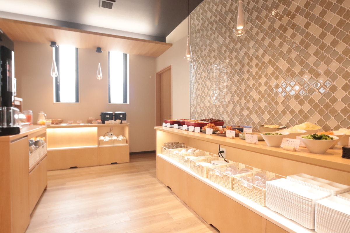 和洋バイキング形式の無料朝食をご用意しております。