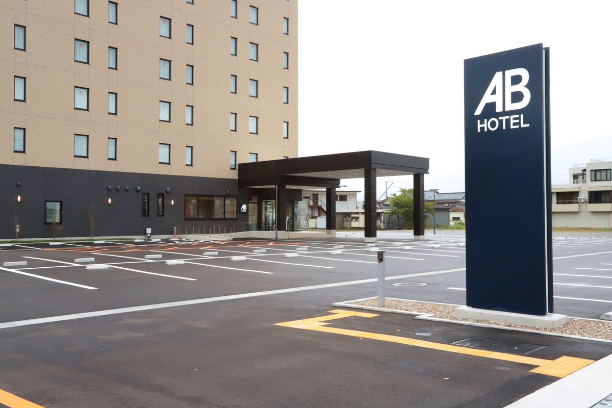 敷地内駐車場85台をご用意しております。※先着順