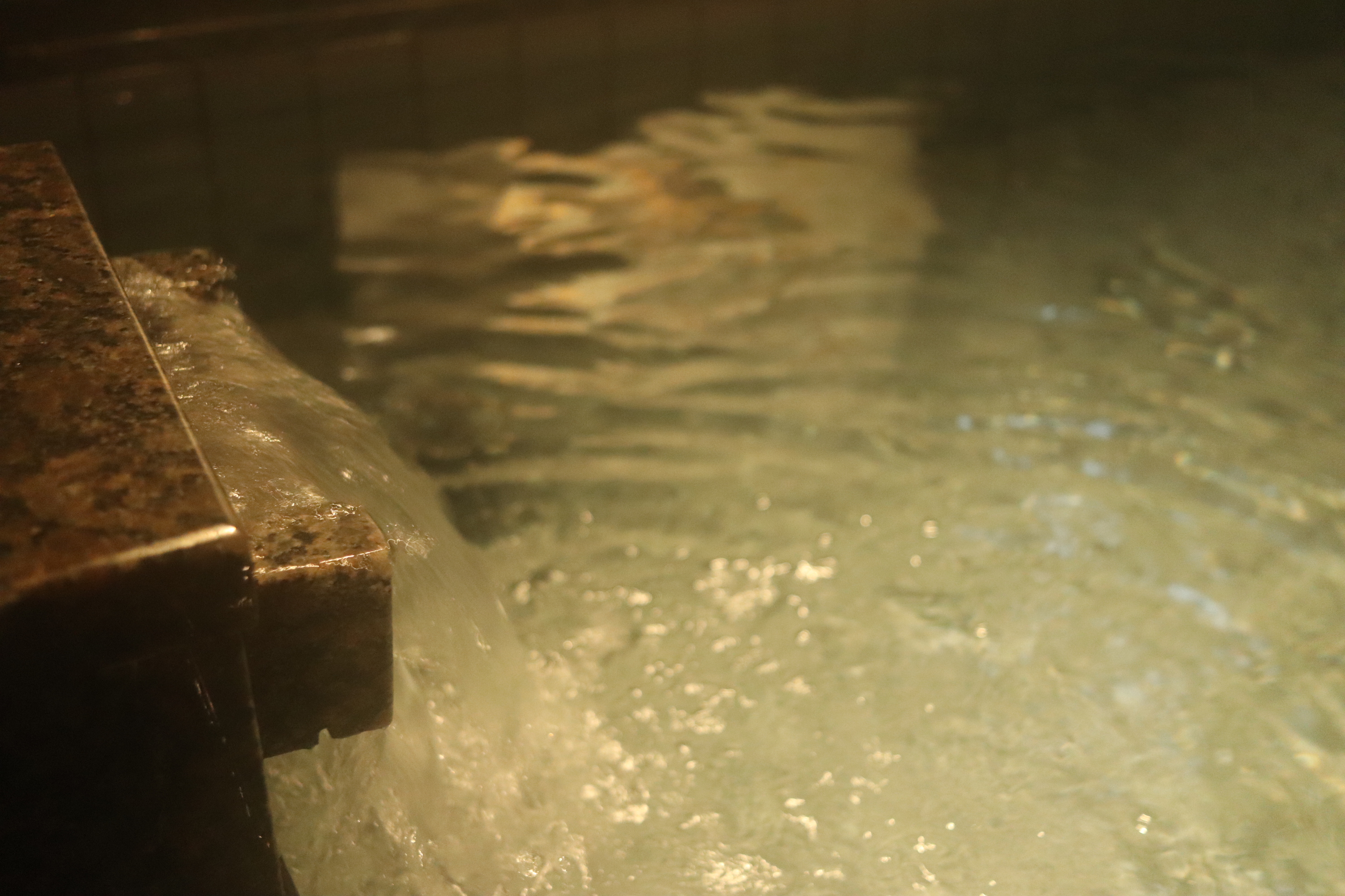 癒しとくつろぎの大浴場にてごゆっくりお過ごしください。