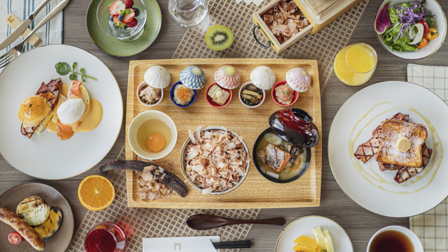 朝食_おぼろ昆布と鮭節のおかかご飯