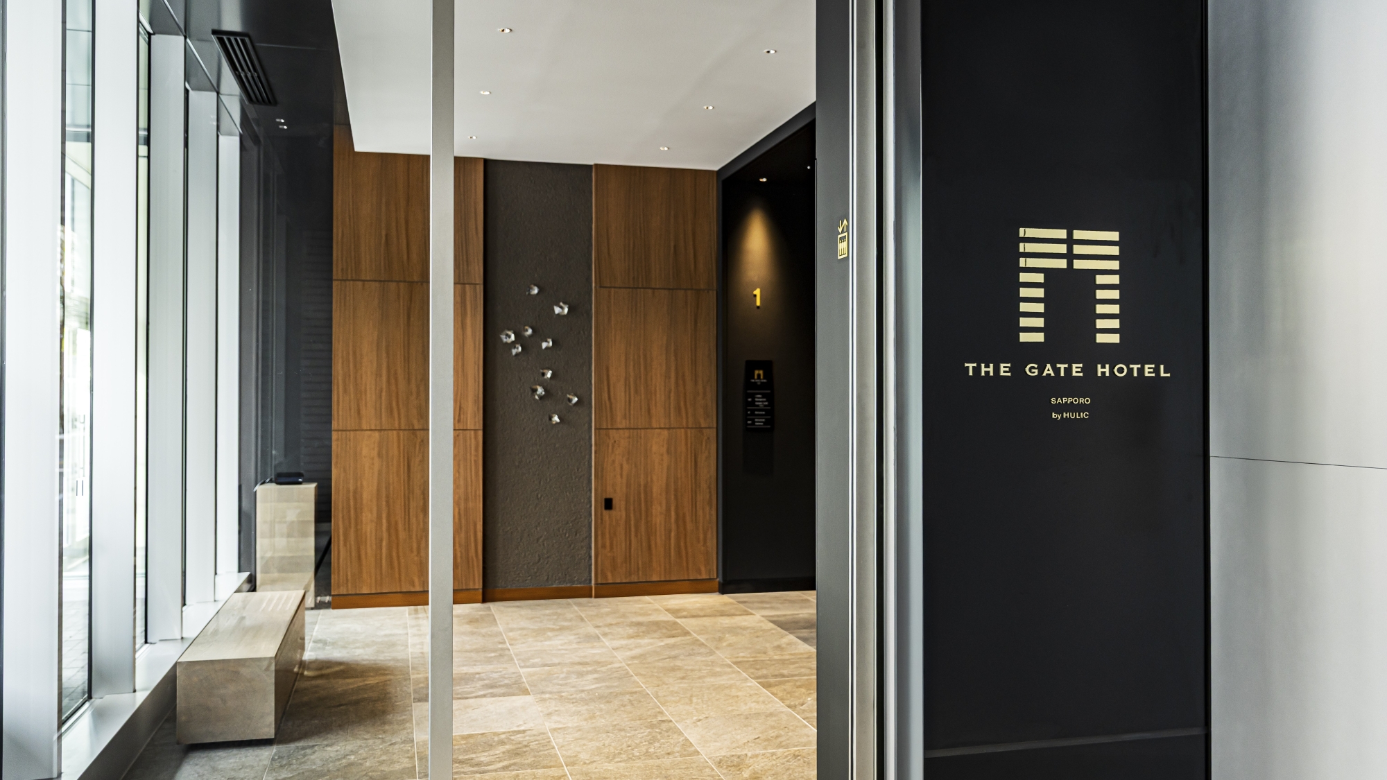 エントランス（1F）