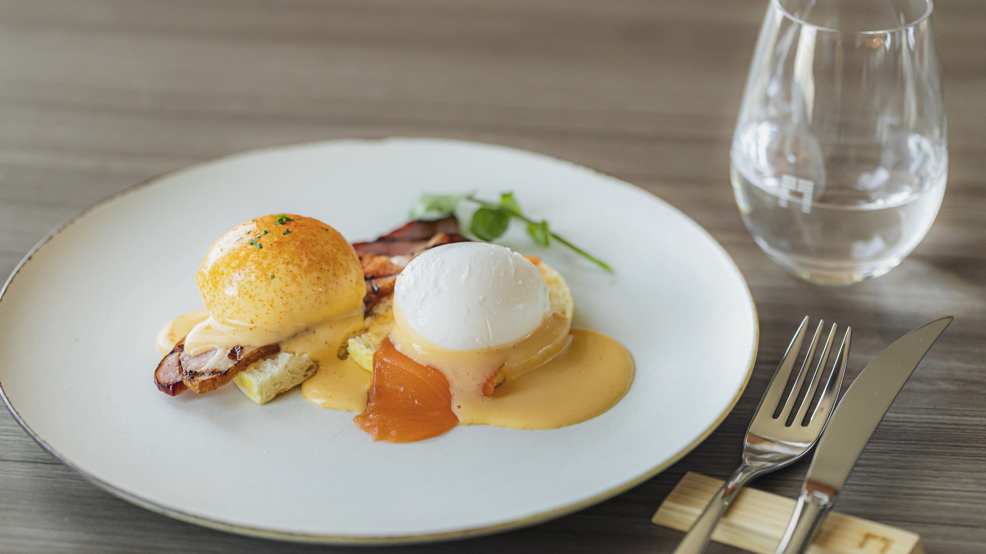 朝食_エッグベネディクト