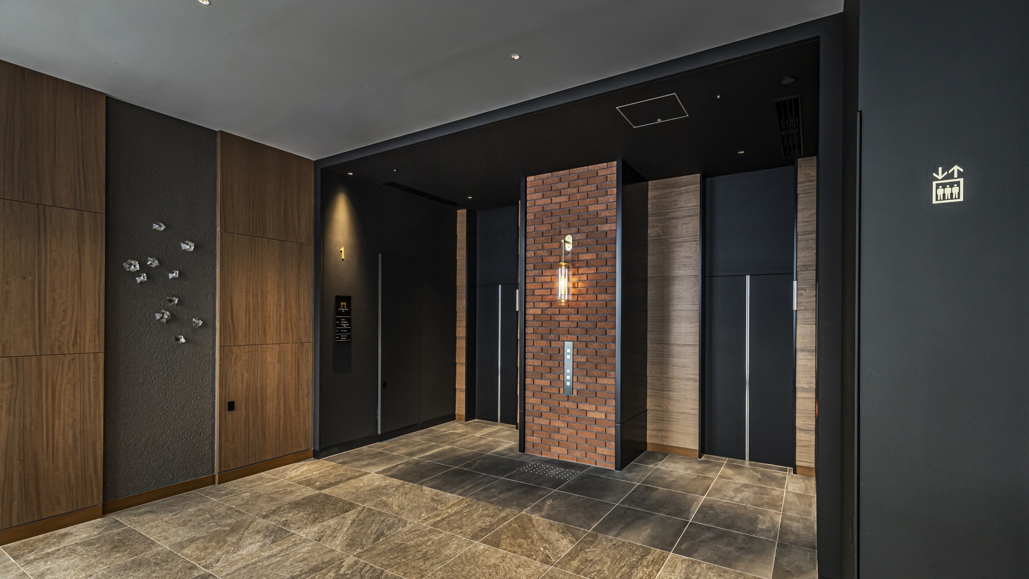 エレベーターホール（1F）