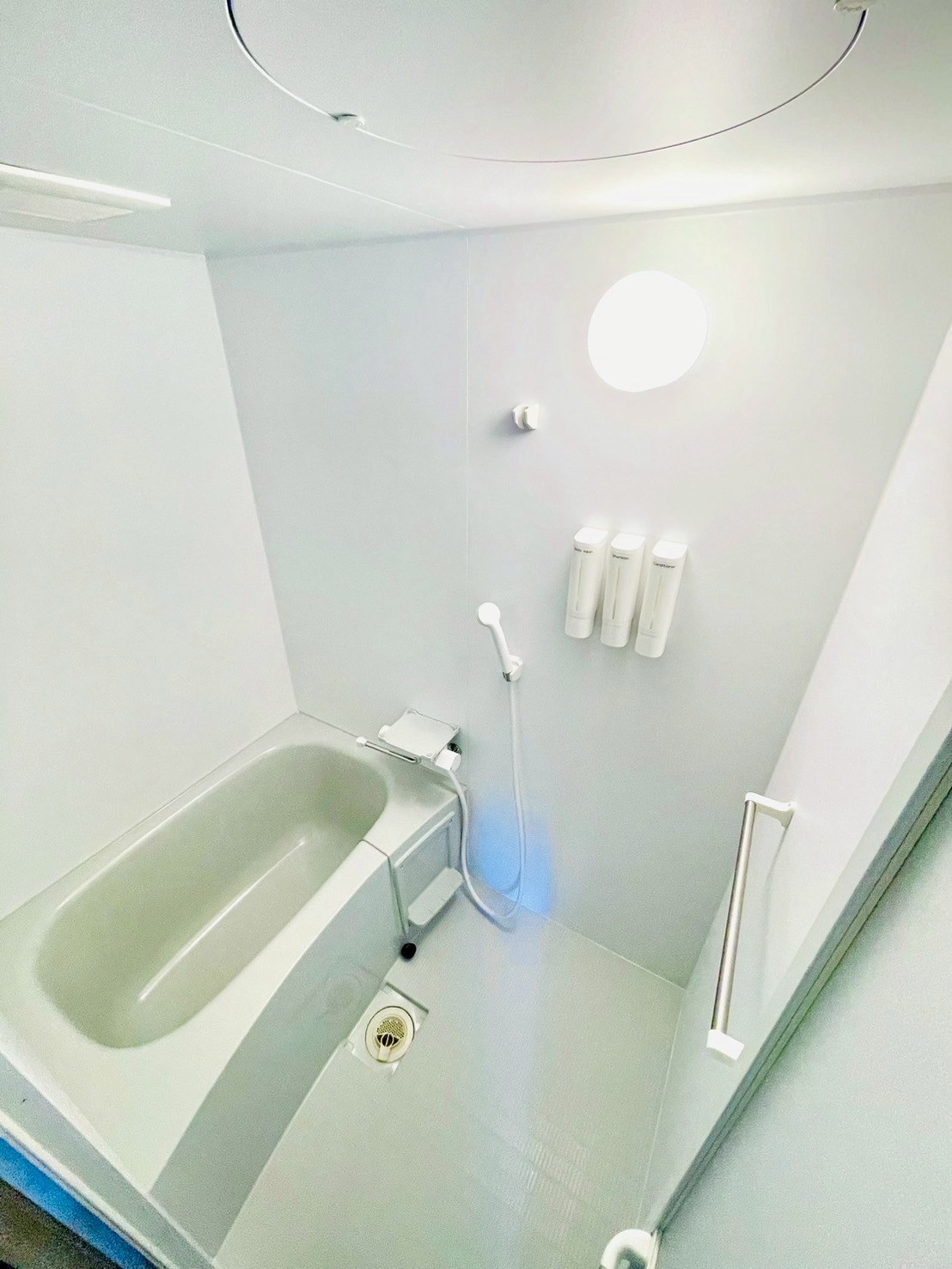 お風呂、トイレ別。湯船にお湯をはってリラックスできます