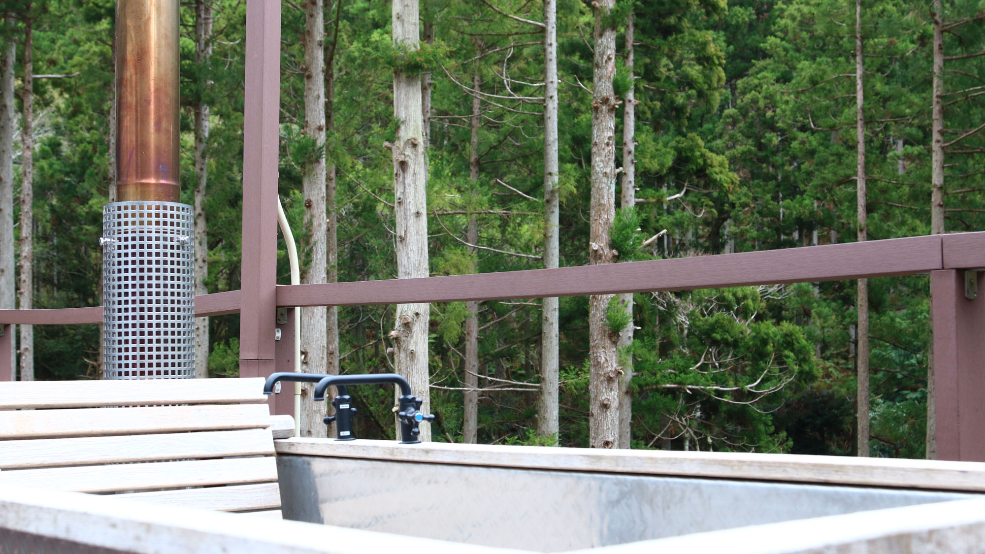 【お風呂】プライベート空間でわさび沢と同じ湧水をゆったりお楽しみください♪*