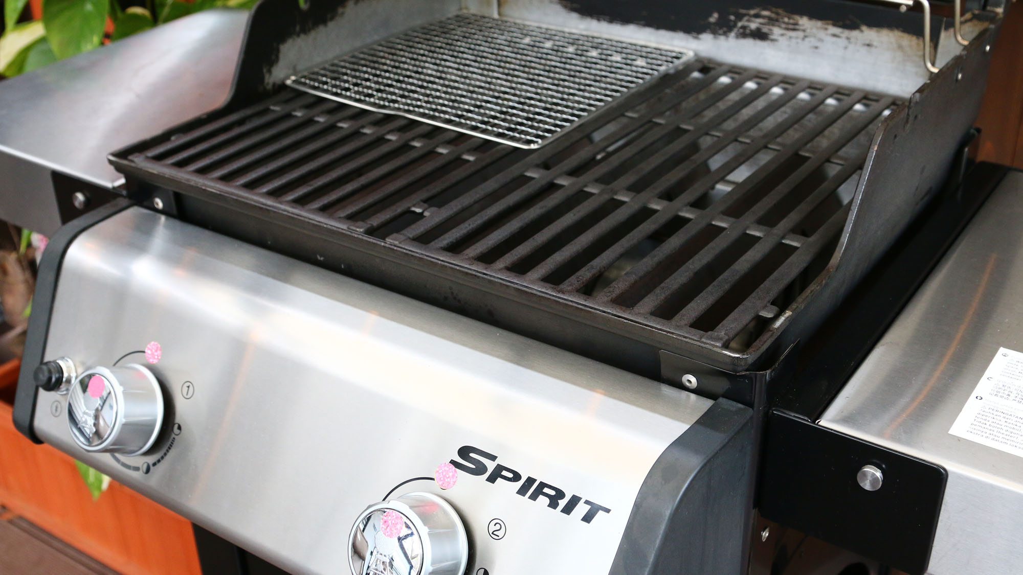 【設備】トレーラーハウスのテラスにあるBBQグリル*