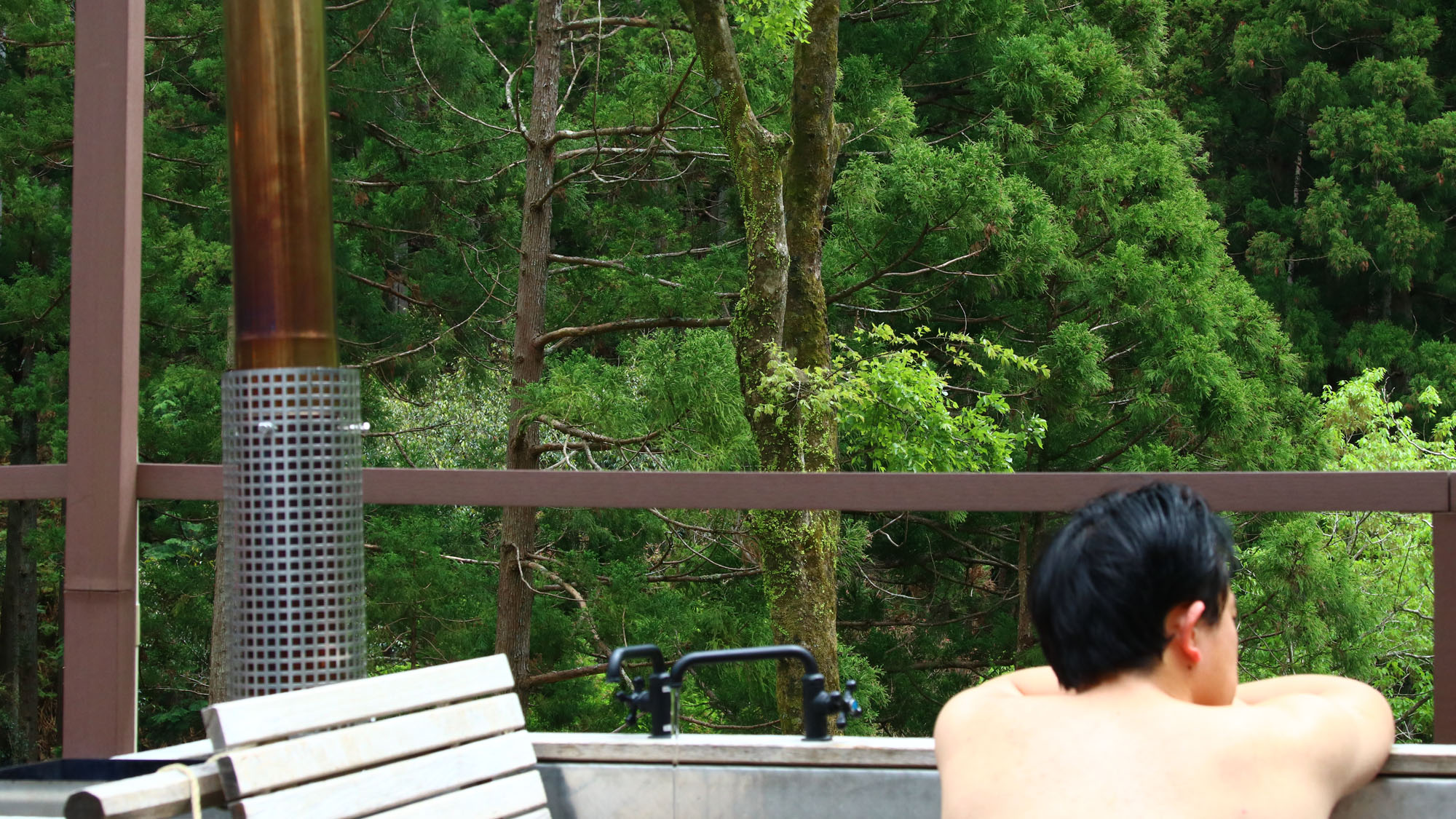 【お風呂】６００ℓの大きな浴槽。目の前の大自然に癒されるひととき♪*