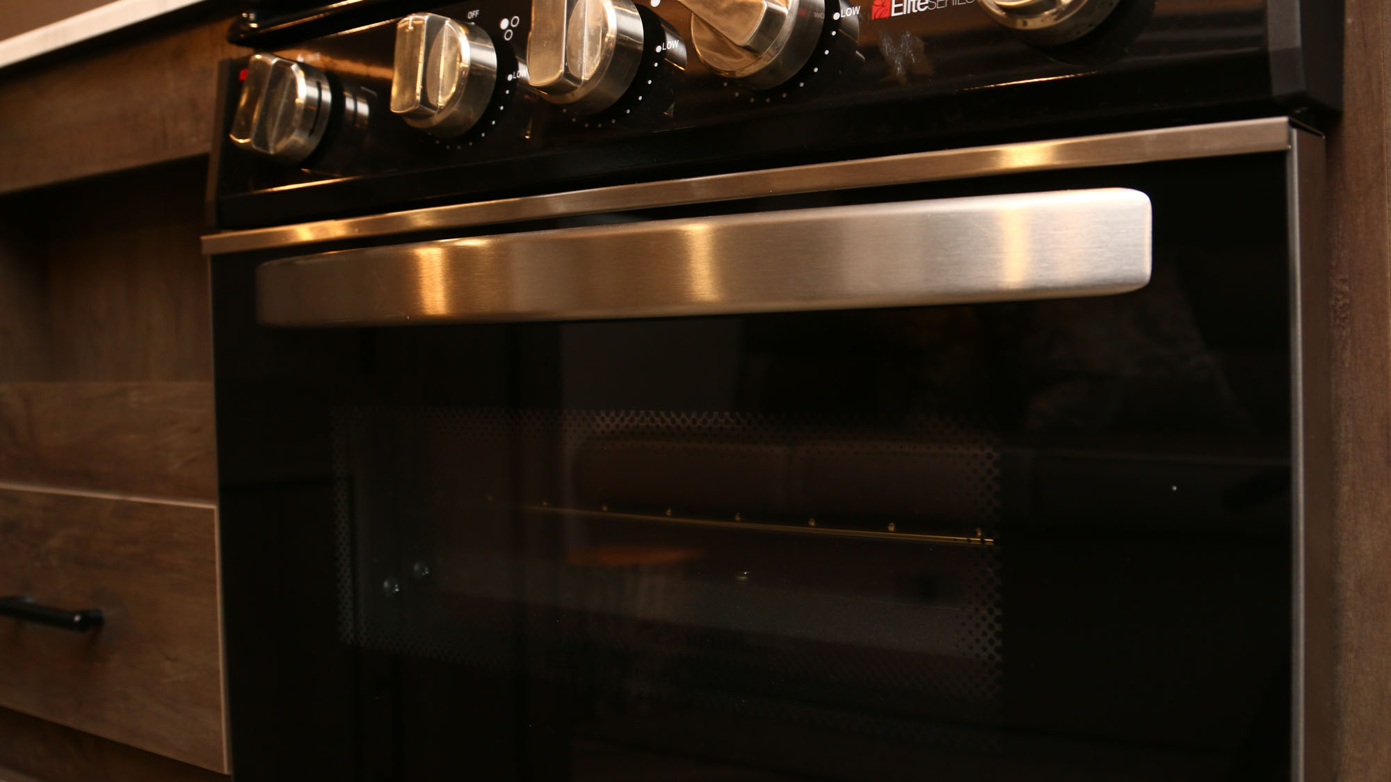 【設備】トレーラーハウス内のオーブン*