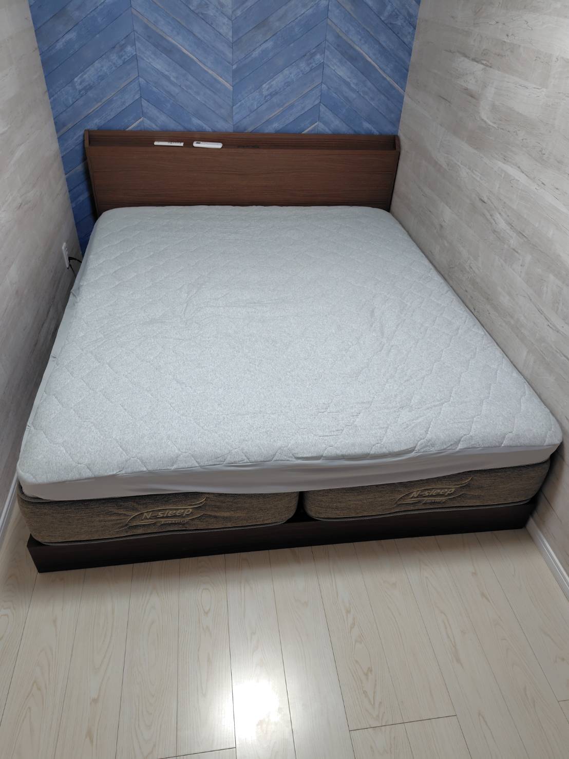 ベッドサイズ：クイーン