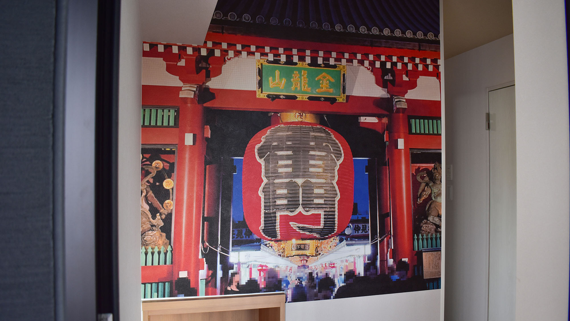 ・【10F　浅草の湯】浅草という立地らしく雷門がお出迎え