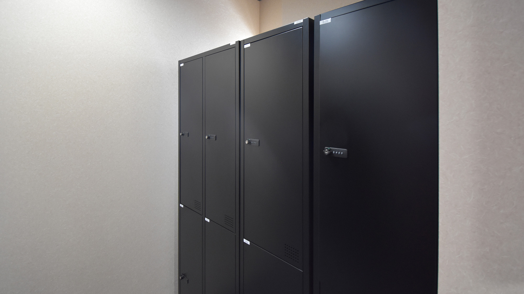 ・【宿泊フロア】カプセル1か所につき鍵付きロッカー1つ使用できますので安心です