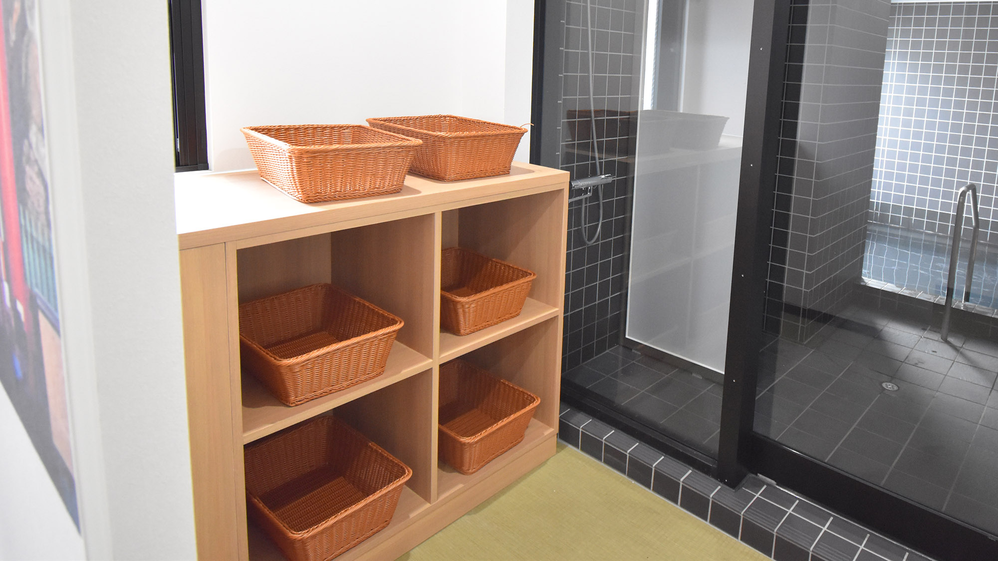 ・【10F　浅草の湯】脱衣カゴを設置しておりますのでご利用ください（大浴場　別途有料）